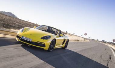 Weltpremiere für vier Sportwagen